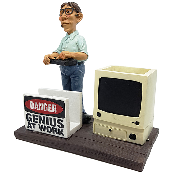 מעמד שולחני "גאון היי טק" עם כוס לעטים ומעמד לכרטיסי ביקור, 16x9 ס"מ. 