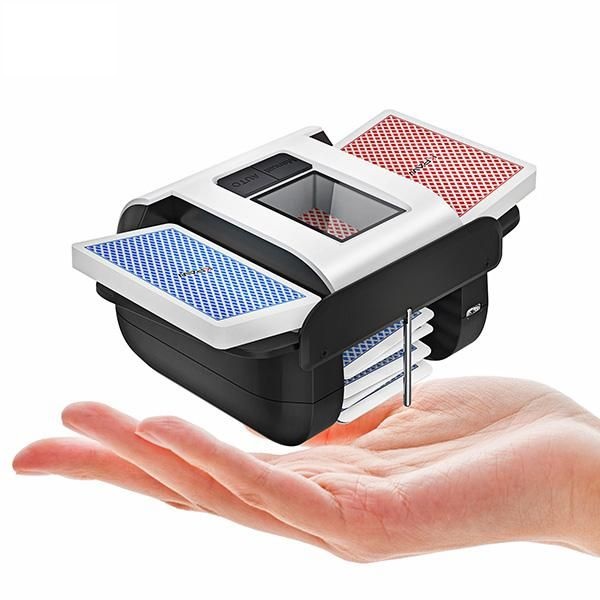 מערבל קלפים נטען.  