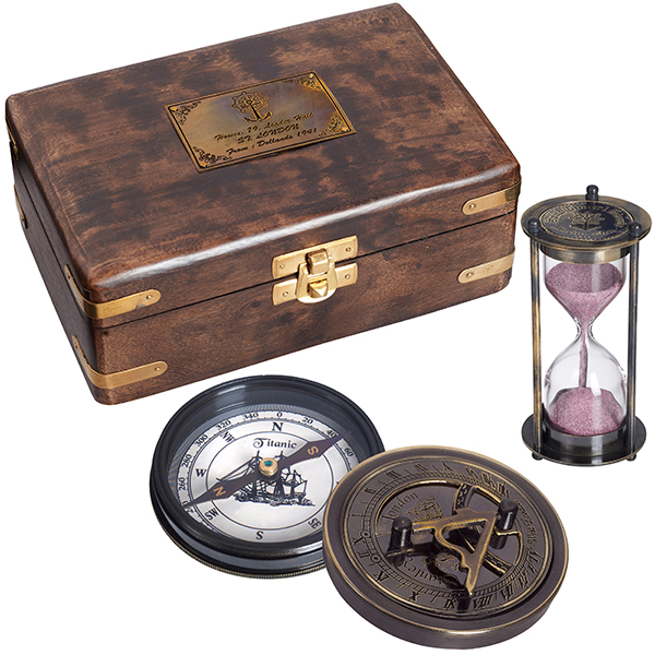 סט מצפן ושעון חול.
מידות קופסה: 12.5x18 ס