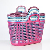 סל קניות רטרו עשוי מפלסטיק. 
מידות: פתח עליון 43 ס