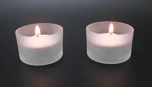 פמוט זכוכית חלבית איכות. זכוכית עבה ועמידה לאורך זמן.
היקף הפמוט - 15 ס”מ.
קוטר- 4.5 ס”מ.
גובה- 3.2 ס”מ
