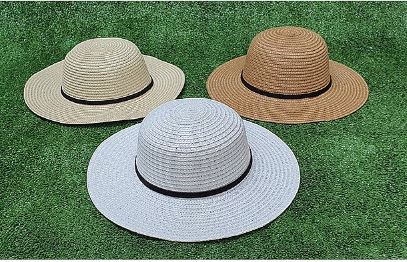 כובע דגם דונה מידת ילדות.
עשוי בד איכותי במיוחד.
עיטור של פס שחור סביב הכובע.
שוליים רחבים להגנה מירבית מפני השמש.
מראה אלגנטי ויוקרתי.