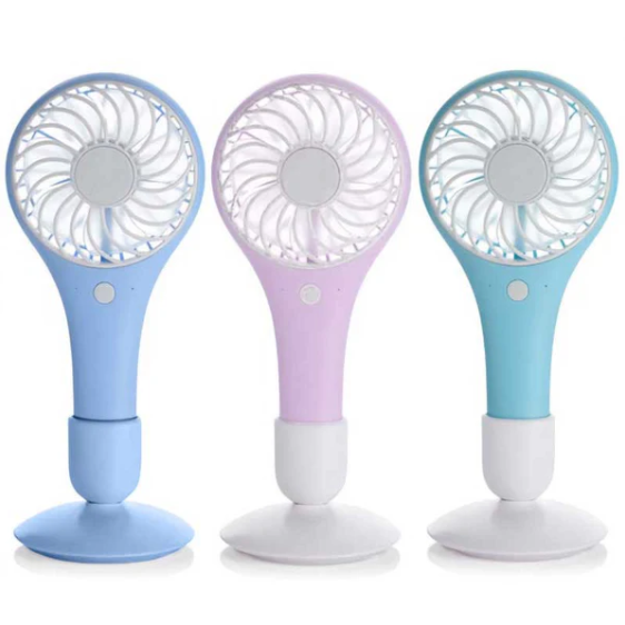 מיני מאוורר.
מופעל באמצעות סוללות.
כולל מעמד שולחני.