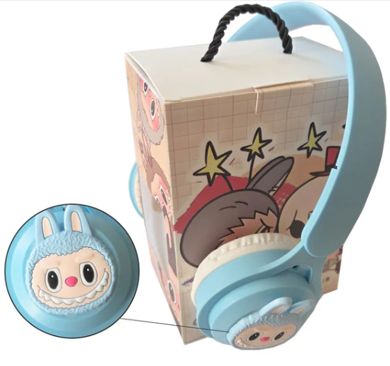 אוזניות בלוטוס נטענות לבובו. 
כולל כבל טעינה בחיבור USB.
אפשרות לחיבור כרטיס זיכרון מסוג TF.
חיבור AUX.
כפתורי שליטה מובנים.
ניתנות לקיפול.
קשת מתרחבת להתאמה מושלמת.