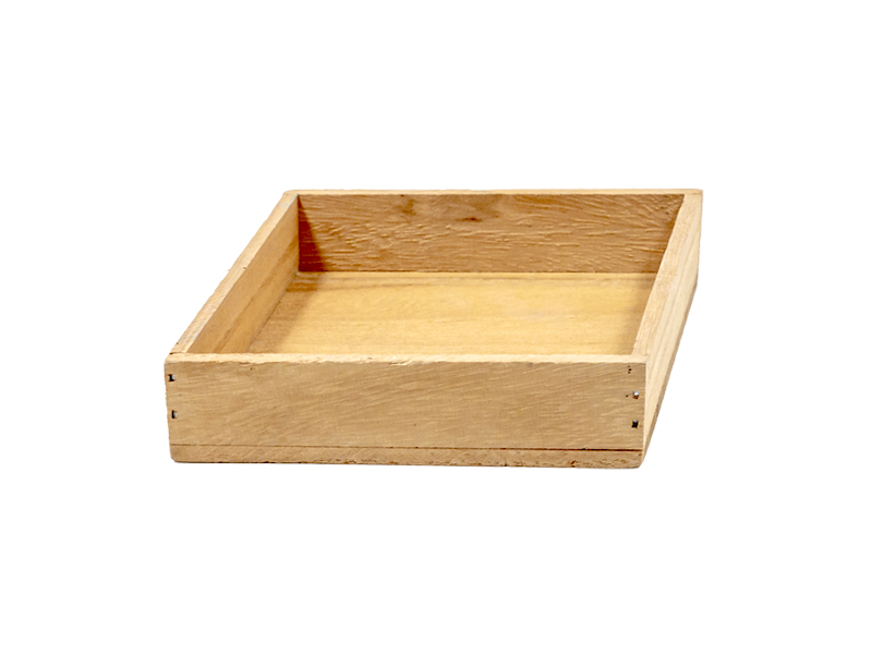 קופסא קטנה מעץ - קופסא מעץ מרובעת 13x13 ס”מ.