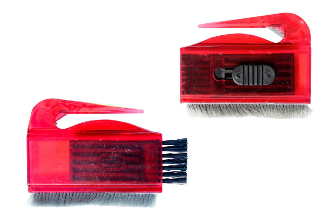 MULTI - מנקה מסך משולב פותחן מעטפות.
מידות: 5.5x8.5 ס