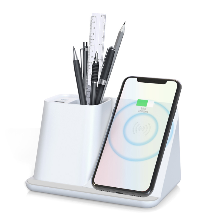 מעמד מטען אלחוטי + פתחי חיבור לכבלים עם מקום לעטים. 

