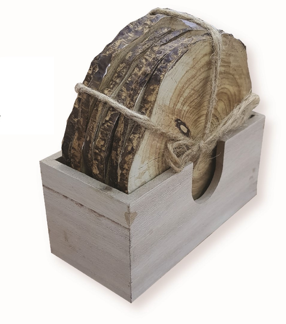 סט 4 תחתיות מעץ במעמד. 
מידות מארז: 12x13x5.5 ס”מ.


