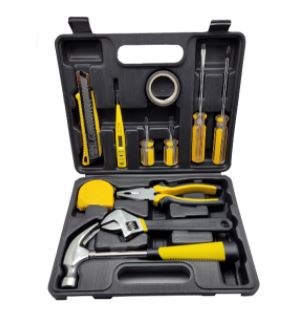 ארגז כלים גדול המכיל: 
פטיש, מפתח שוודי, פלאייר מקצועי, מטר, 2 מברגים ארוכים, 2 מברגים קצרים, טסטר, סכין יפנית ואיזולירבנד.