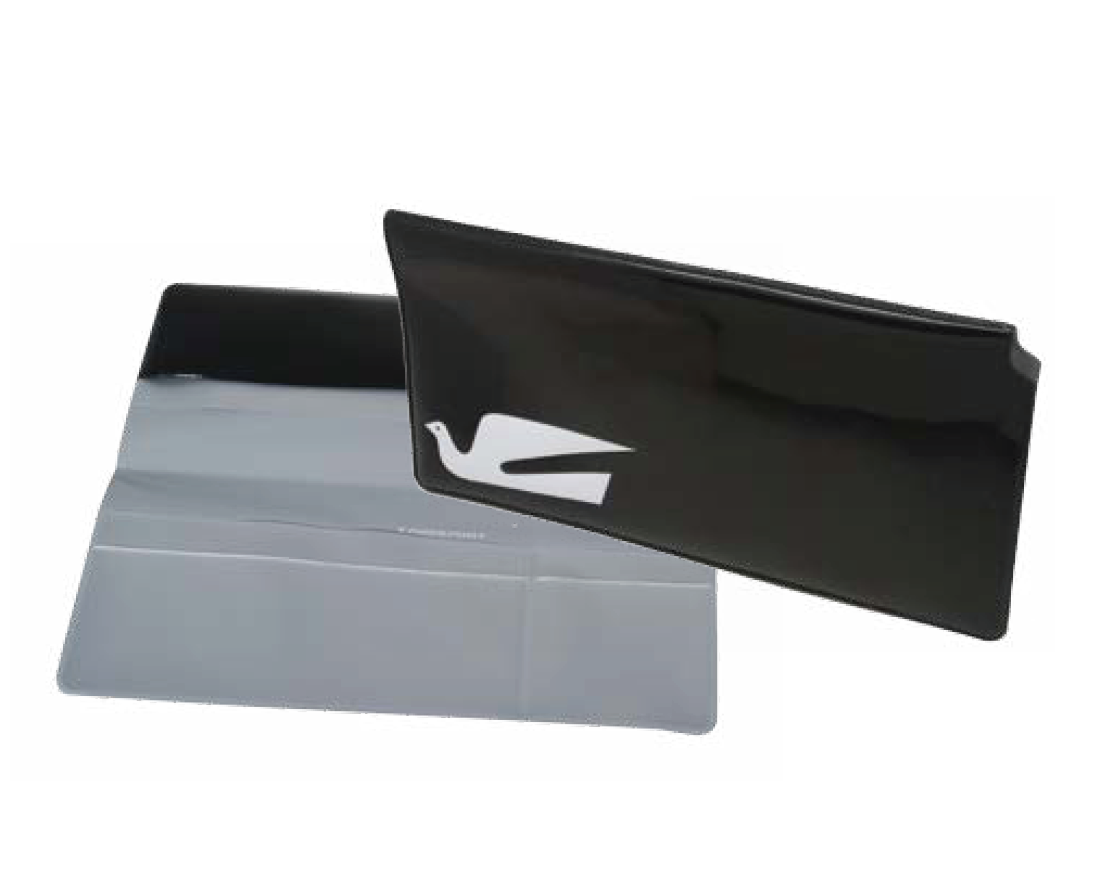 נרתיק נסיעות 22x10.7 ס”מ.