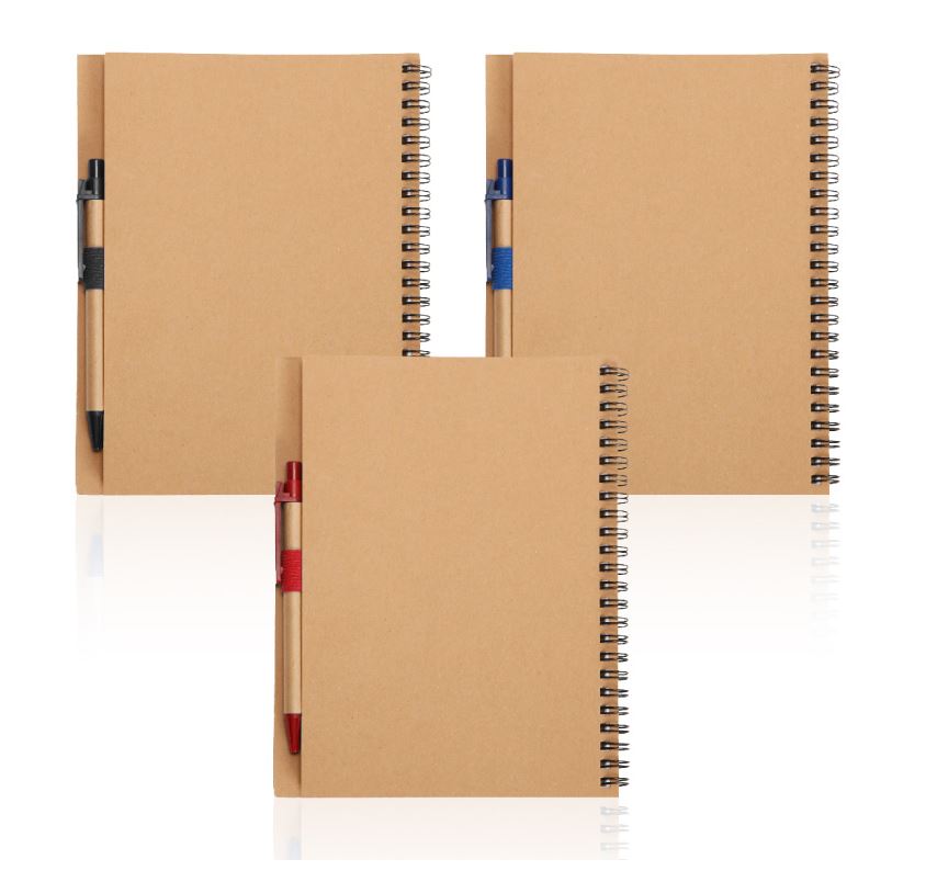 פילד - מחברת ספירלה 80 דף עם כריכה רכה מנייר ממוחזר, עם עט תואם. 
גודל A5. 