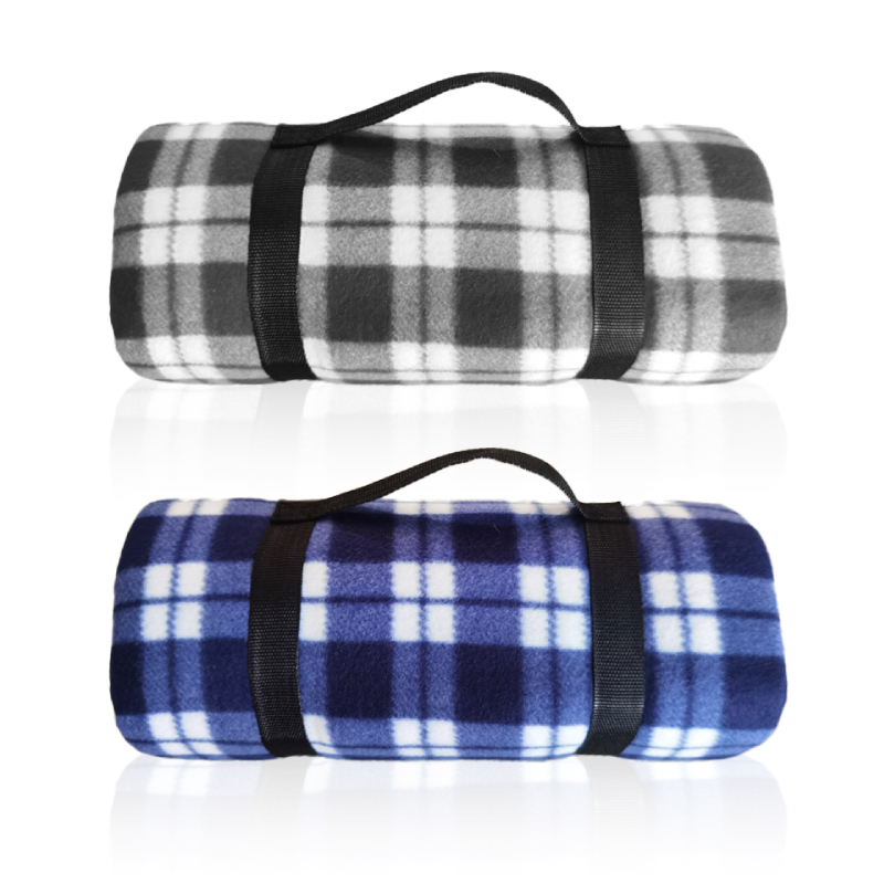 במבי - שמיכת פיקניק מתקפלת 130x150 ס”מ, עם ידית נשיאה.
נעימה למגע. 
בעלת שכבה תחתונה עמידה לרטיבות.