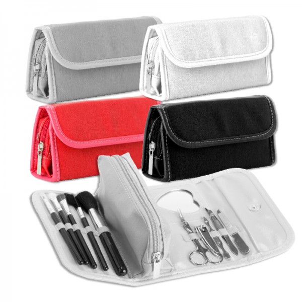 לוסי - תיק איפור מעוצב 12 חלקים שימושיים הכולל סט מניקור פדיקור, סט מברשות ומראה.
9x5.5x16.5 ס