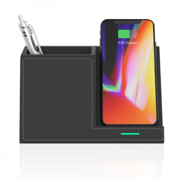 אולטרה - מעמד שולחני מעוצב עשוי דמוי עור עם משטח הטענה אלחוטי בטכנולוגית QI.
עוצמת הטענה FAST CHARGE ,10W
כוס לעטים
מידה: 18x11x11 ס