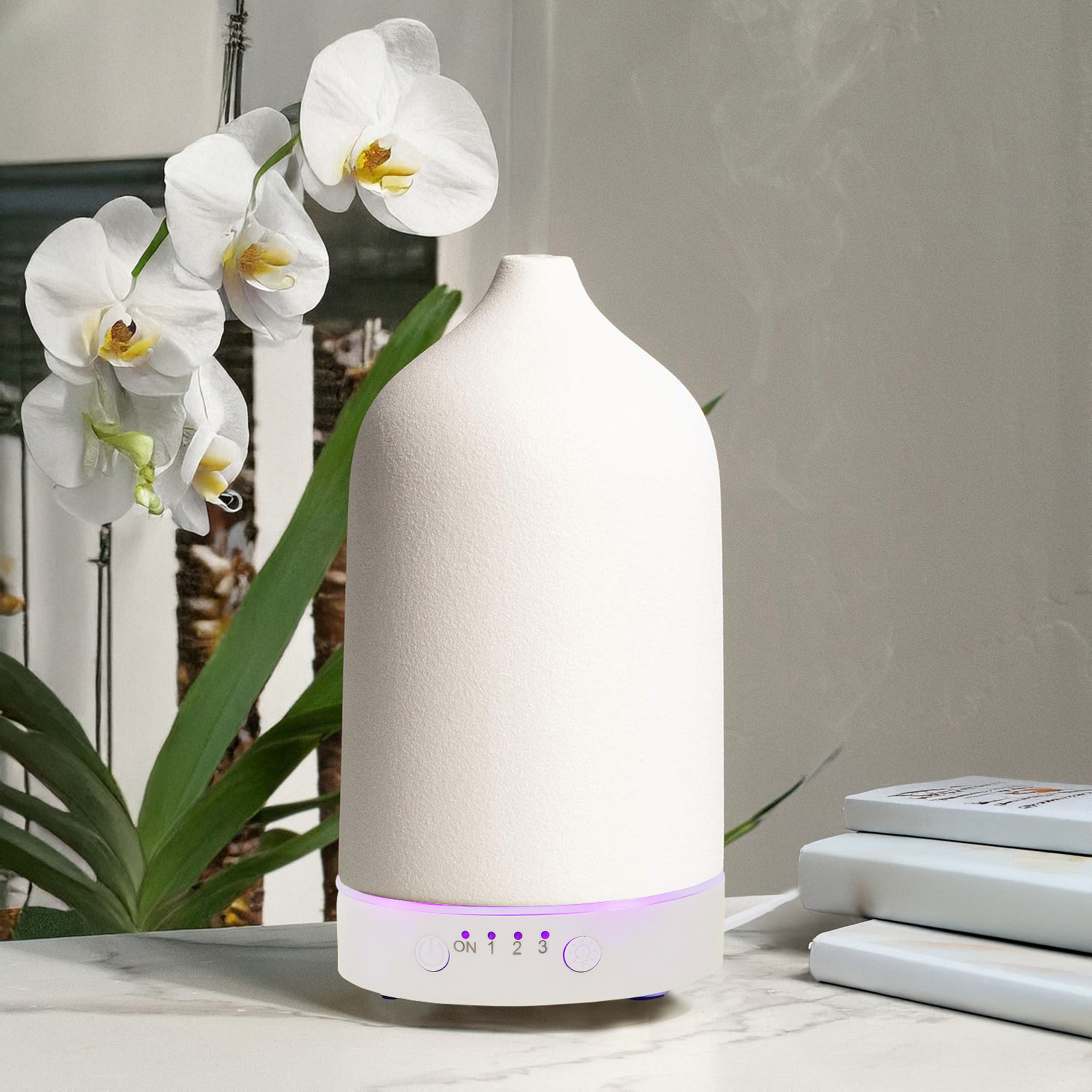 MARBLE - מפיץ ריח מבושם בזרם דק של אדים לאווירה נעימה.
בטכנולוגיה נאנו אולטרה סוניק.
כיסוי קרמי יוקרתי. 
טבעת תאורה בצבעי פסטל.
חיבור חשמל בטיחותי במתח נמוך, USB.