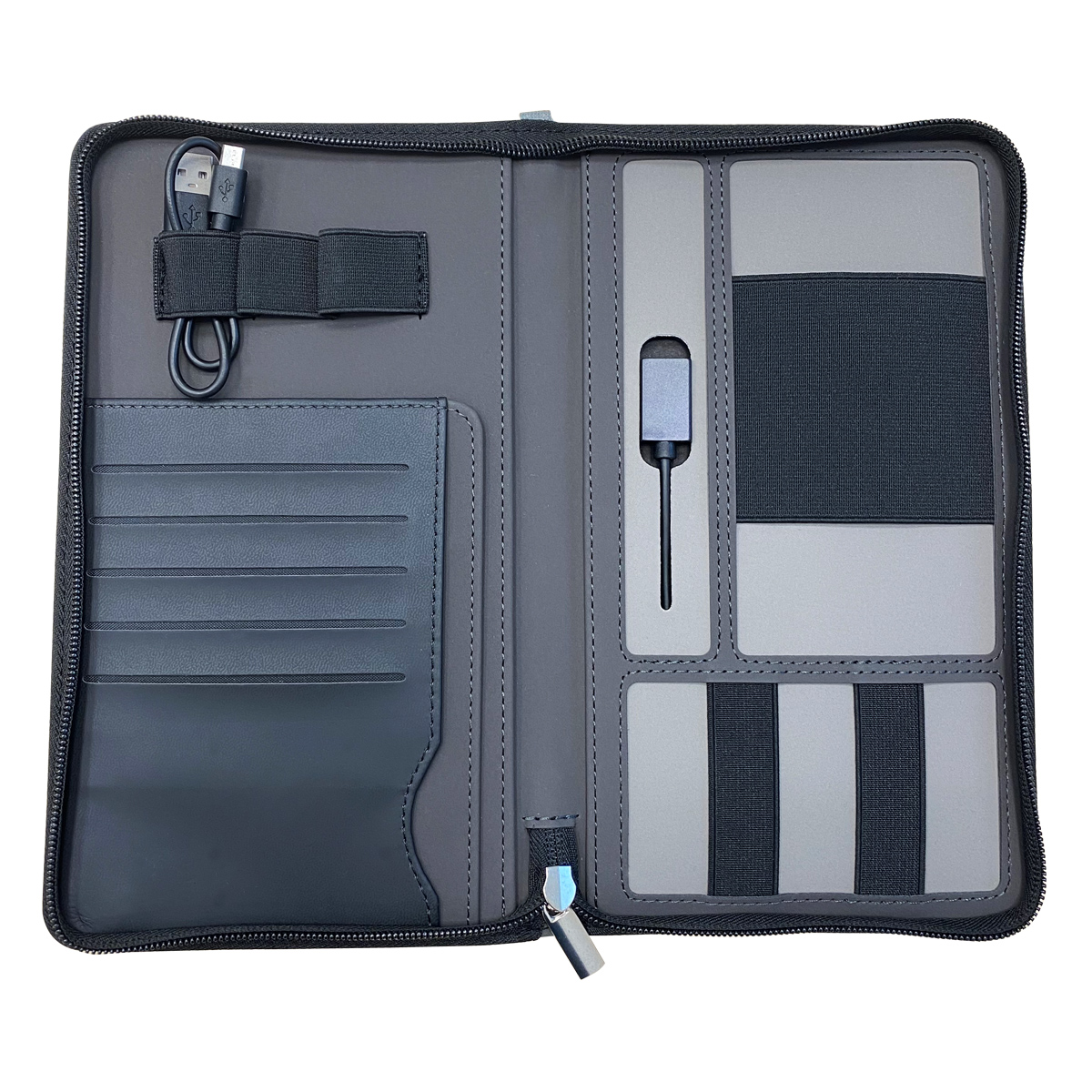 טרה - תיק מסמכים מהודר עם ידית נשיאה.
מטען אלחוטי  או כבל למכשירים תואמים.
סוללה נטענת 4,000mAh.