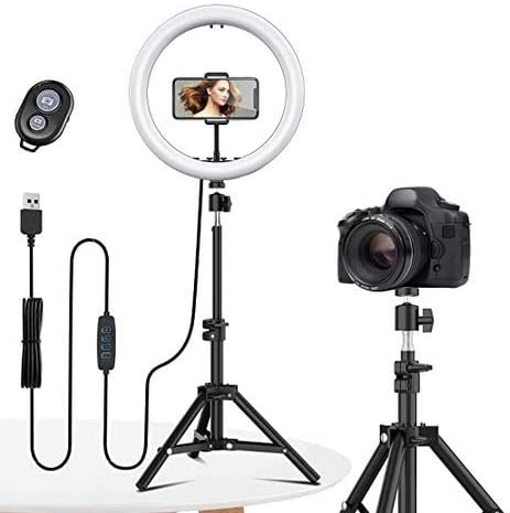 סיריוס - טבעת תאורה בקוטר 30 ס”מ עם 160 נורות LED לצילום מקצועי + שלט בלוטוס מתנה לצילום עצמי.

מתקן להחזקת והטיית הטלפון בתוך הטבעת.
מתאים לשידור חי, זום, אפליקציות דומות, לצילום סרטים, טיק-טוק, יוטיוב. 
3 מצבי אור – לבן, טבעי ואור חם.
לכל גוון ניתן לקבוע את עוצמת האור של הנורות באמצעות השלט.
טבעת התאורה מורכבת על חצובה שמצורפת למוצר.
גובה חצובה מקסימלי 1.60 מ’. חצובה ממתכת, נפתחת לגובה של 160 ס”מ.
ראש החצובה מתכוונן לזוית של 360 מעלות.
שלט לקביעת גוון האור ועוצמתו.
זרוע מתכווננת ונשלפת לאחיזת הסמארטפון.
חיבור ע”י כבל USB 5V/2A.