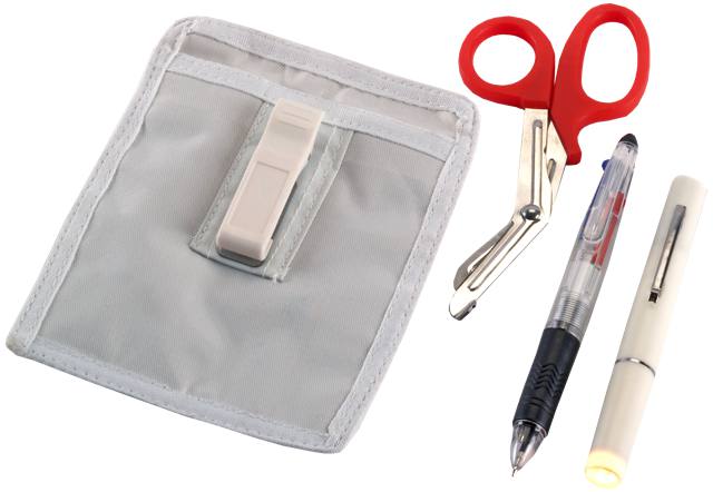 פארמה- תיק אחסון קטן לרופאים ואחיות. נצמד לבגד באמצעות תופסן מתכת. כולל: פנס, עט ומספריים.