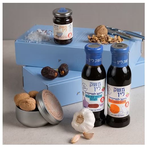 מארז תפוז שום תמר - 
מזוודת שי מאויירת 30x16 ס