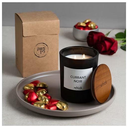 מארז לב אדום - 
מארז מתנה בעיצוב טבעי 10.8x16.5 ס