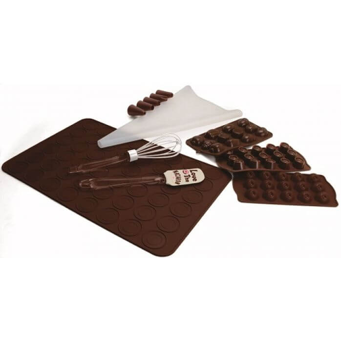 סט סיליקון 7 חלקים לפרלינים. הסט כולל 3 תבניות סיליקון צורות שונות להכנת פרלינים, שקית זילוף מסיליקון עם 5 ראשי צורות, משטח סיליקון לאפיית מקרונים
לקקן ומטרפה.
