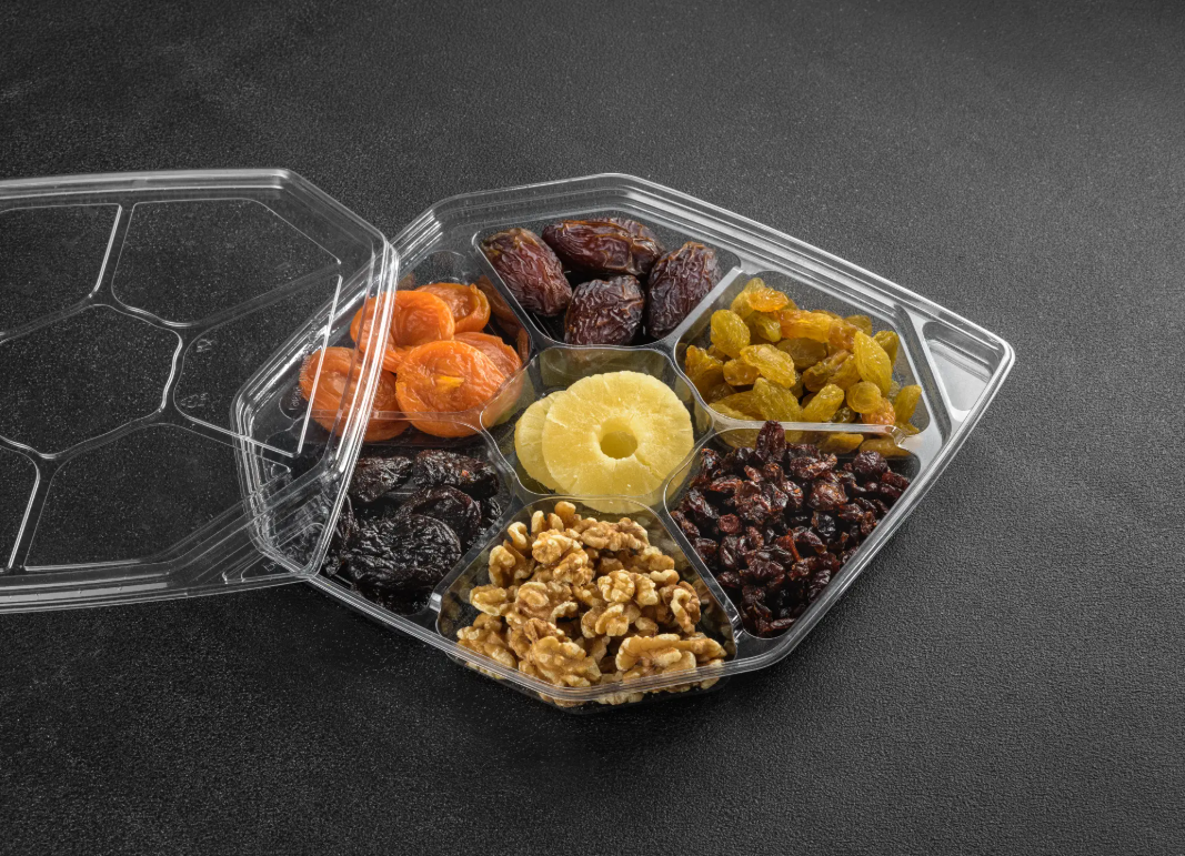 מגש טו בשבט - כולל 7 כולל סוגים של פירות יבשים ופיצוחים מובחרים: תמר מג