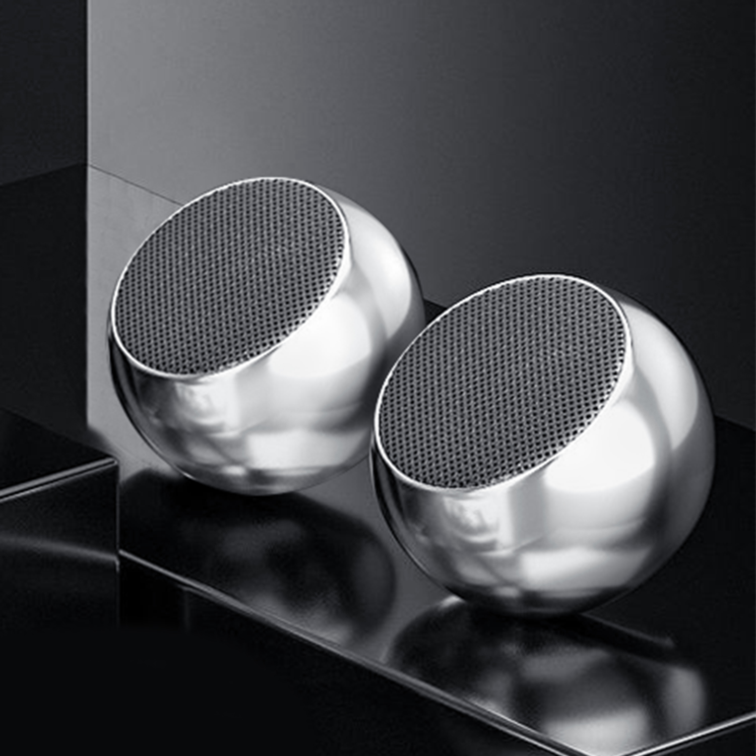 זוג רמקולים מיני עוצמתיים לים פיקניק טיולים ולבית MINI SIZE JUMBO SOUND - 
2 רמקולים 3W
חיבור TYPE C. 
קטנים במיוחד 35 מ