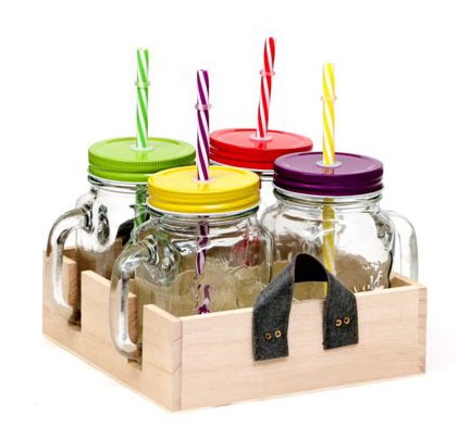 סט כוסות שייקים ושתייה קלה. מגש עץ ובתוכו ארבע כוסות עם מכסה וקשית קשיחה רב שימושית.
קיבולת כל כוס 450 מ