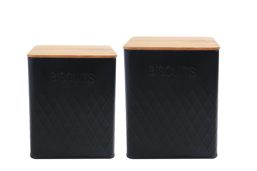 סט 2 קופסאות - 
קופסאות מתכת שחורות בעיצוב יוקרתי עם דוגמת יהלום
וכיתוב מובלט, מכסי במבוק אטומים לשמירה על טריות.
גדלים: 11×11×14 ס