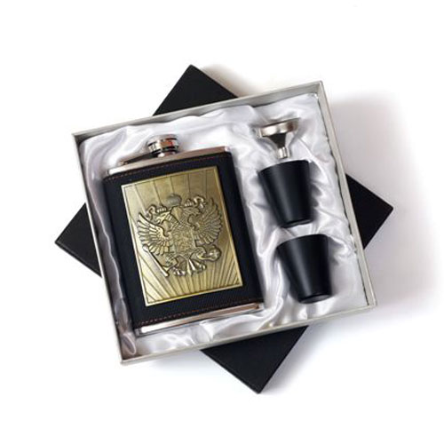 סט פלאסק עם כוסות ומשפך. 
קיבולת 8 OZ.