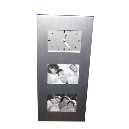 מסגרת אלומיניום ושעון