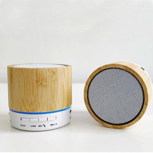 רמקול עגול עץ גבוה, מעוצב בגימור במבוק.
עוצמת רמקול 3W איכות שמע טובה.
 