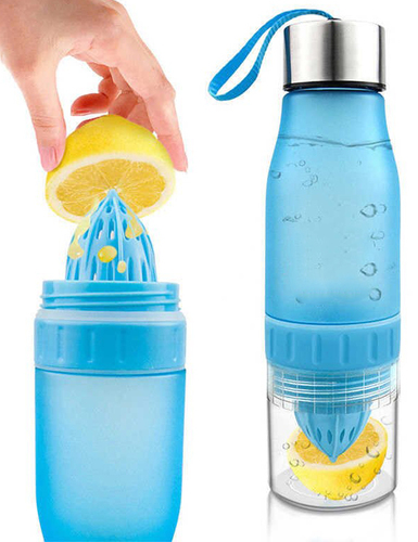 בקבוק פלסטיק עם גימור פרוסטי לשתייה קרה. 
בסיס  מסחטה ותא אחסון לחליטה. 
קיבולת 700 מ