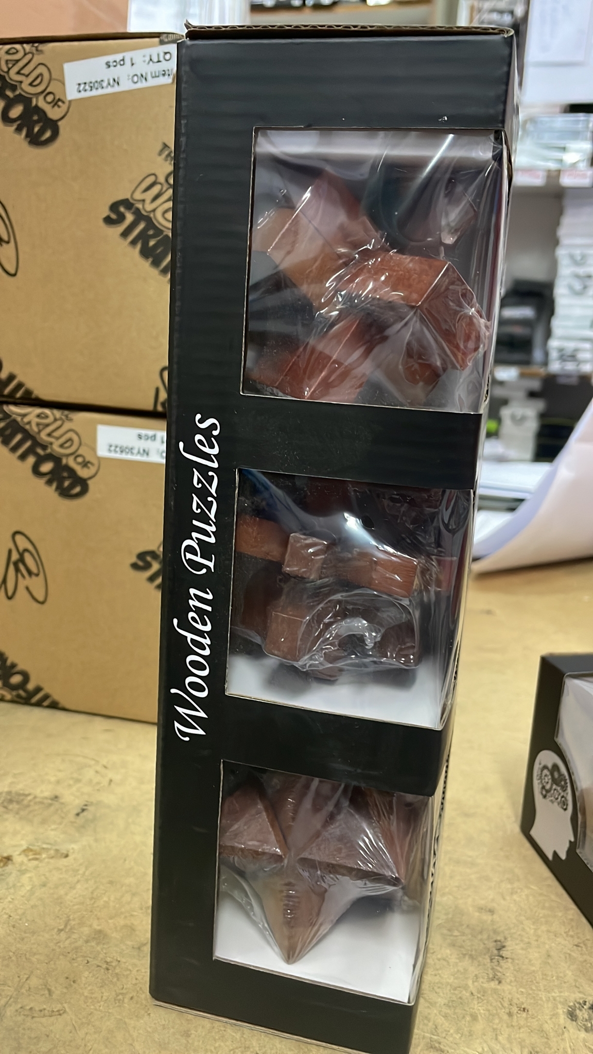 משחק מחשבה. 
סט שלוש קוביות לפירוק והרכבה. 