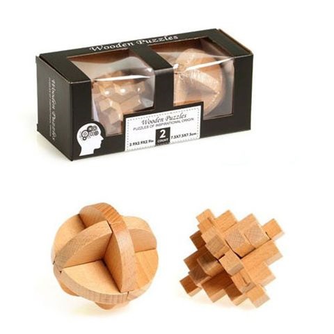 משחק מחשבה. 
סט שתי קוביות לפירוק והרכבה.
גודל כל קובייה 7.5 ס