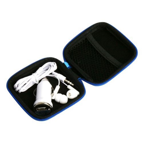 סט רכב קומפקטי - כולל סט אוזניות ומטען USB שמתחבר למצת הרכב. 