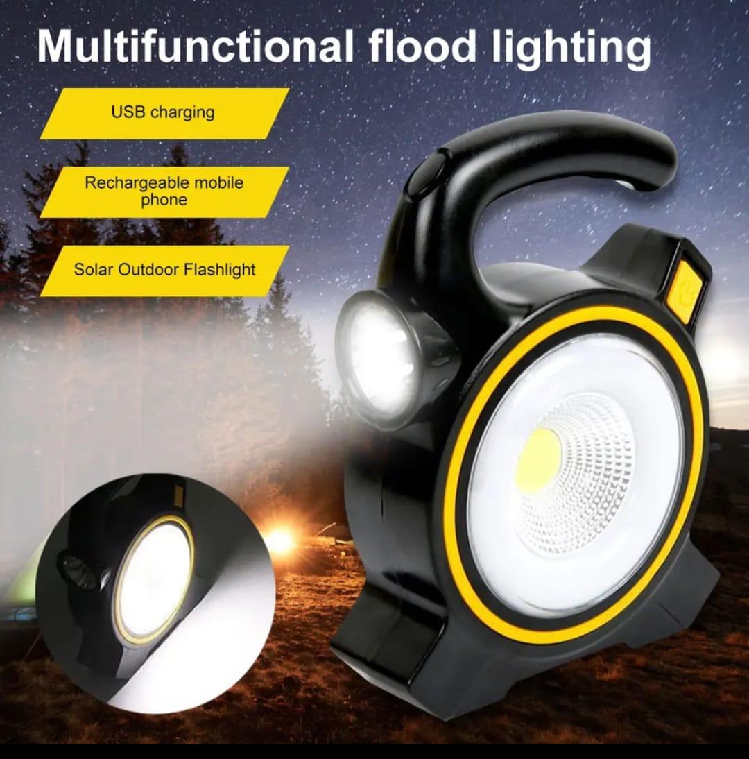 פנס רב תכליתי עוצמתי גדול. 
כולל טעינת USB + טעינה סולרית, מתאים גם כ POWER BANK. 