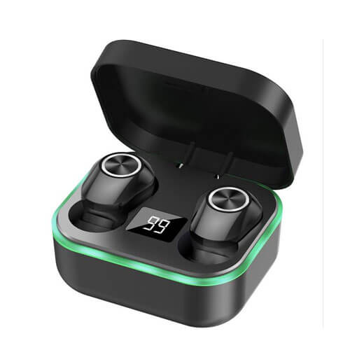 זוג אוזניות BT בטכנולוגיית TWS. 
אוזניות אלחוטיות קומפקטיות עם צג, קייס טעינה ותאורת LED
דיגיטלי לנוחות מרבית.
