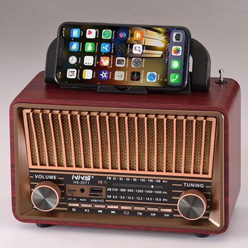 מיוזיק בוקס בעיצוב רטרו.
BT.
רדיו AM/FM.
קורא כרטיסי זכרון.
נטען על ידי חשמל.