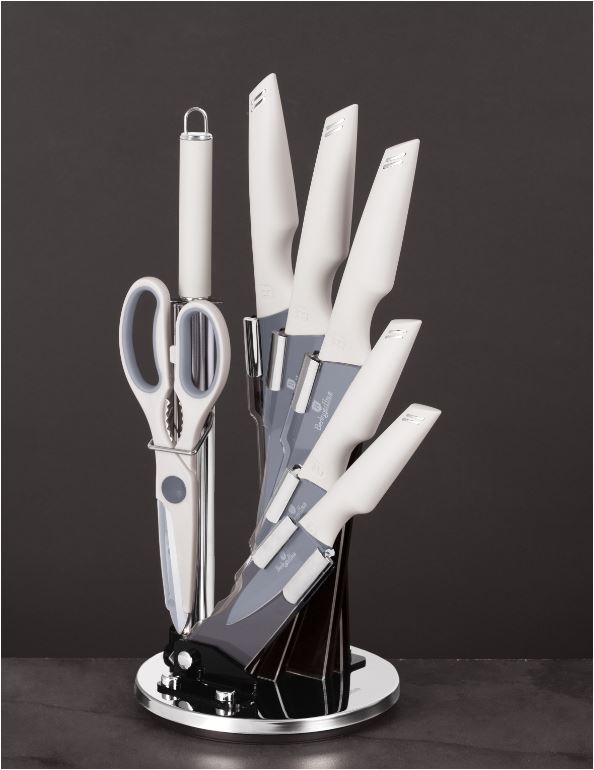 סט 7 סכינים + מעמד מבית Berlinger. 