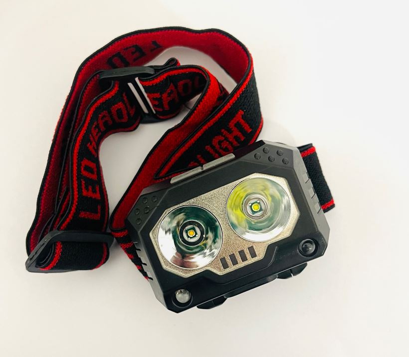 פנס ראש סנסור עמיד למים. 
4 מצבי תאורה מהבהבים אדומים, חיישנים + טעינת USB. 
אורות חזקים.