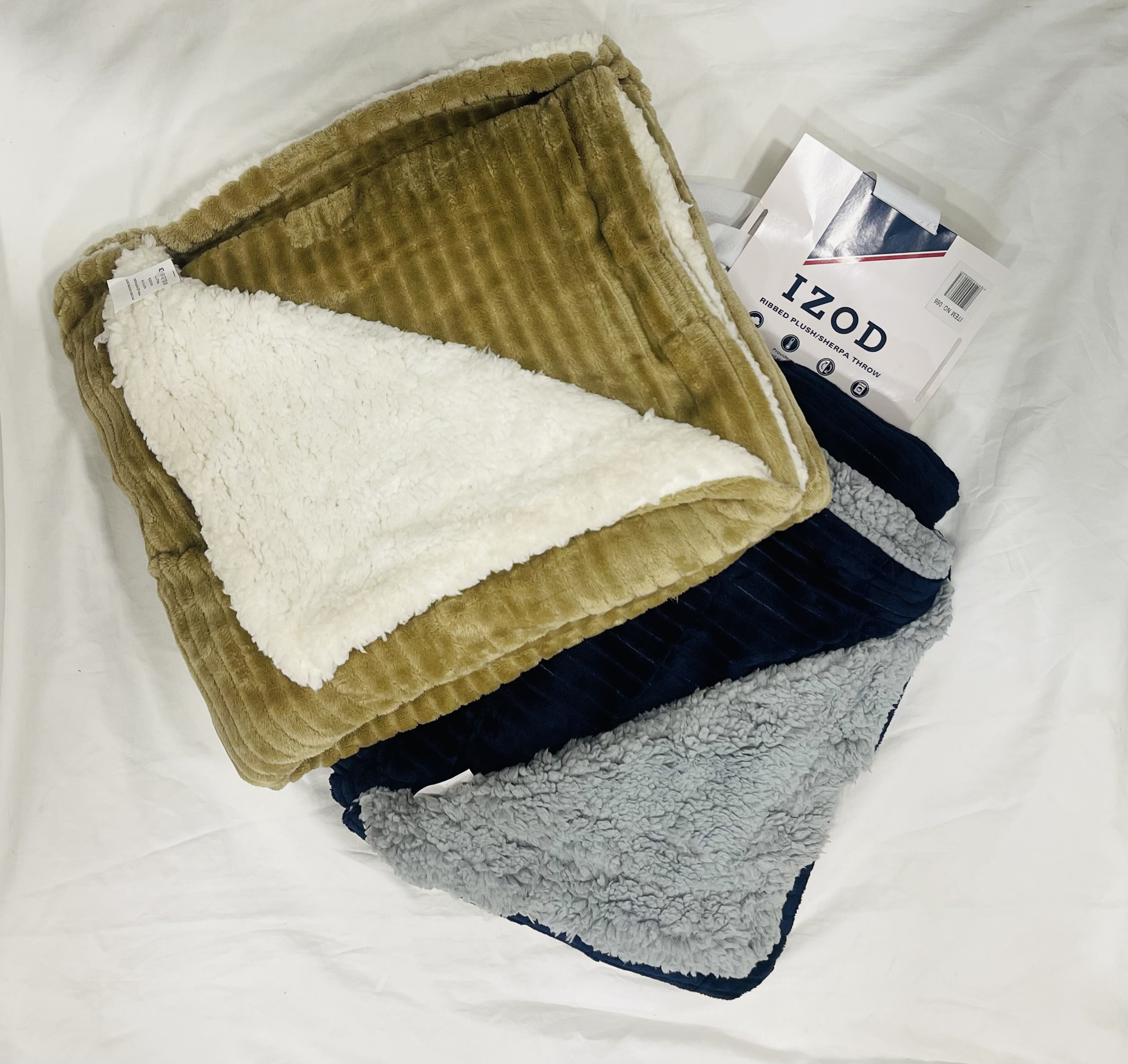 שמיכה פליז עם צמר כבש פנימי 127x152 ס"מ.  