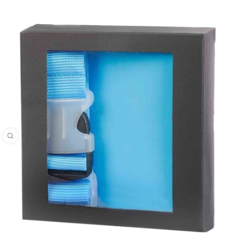 טרמינל - סט לנסיעות המכיל:
כיסוי דרכון דמוי עור המכיל: 4 כיסים פנימיים לכרטיסים.
תג מזוודה דמוי עור מוצפן בתוך כיס מדמוי עור, בצבע זהה.
חגורה למזוודה מפוליאסטר, ניתנת לכיוונון, נסגרת באמצעות קלפה.
חומר: PU.