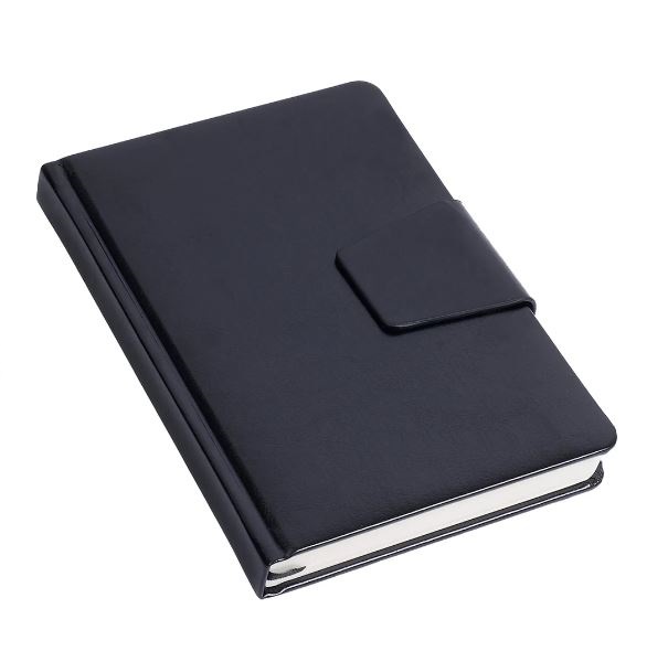 מחברת מנהלים מהודרת A5 דמוי עור
כולל מחברת שורות פנימית בצבע פנינה. 168 דפים.
סגירת מגנט.
אריזה קרטון מהודרת ממותגת SWISS PLANET
