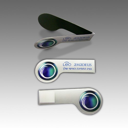 תפסן ניירות מגנטי למסך המחשב.
הדפסת פרוצס, ציפוי למינציה מבריק/מט, מתחבר עם קוביית דבק לפינת המסך ואוחז ע