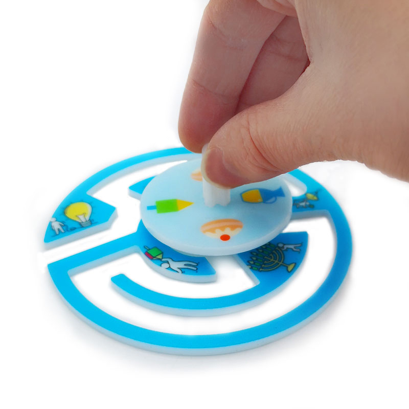 מבוך לסביבון. 
עשוי פלסטיק 3 מ”מ. 
גודל המבוך  קוטר - 10 ס”מ. 
כולל מבוך וסביבון. 

סרטון: https://www.youtube.com/watch?v=V_aANV2Z0PI&feature=youtu.be