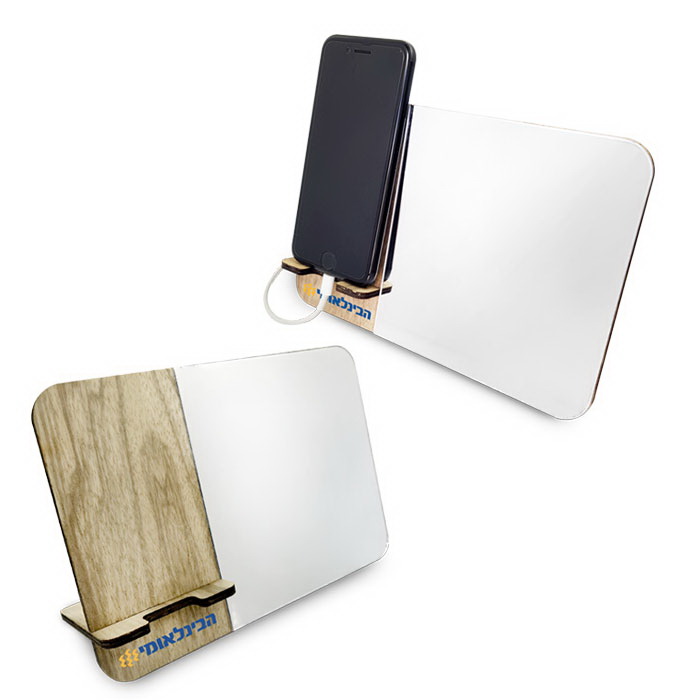 מעמד לנייד עץ משולב מראה. 
עשוי עץ אגוז.  
מגיע שטוח להרכבה עצמית. 
מידות המוצר: 7x13.5x20 ס