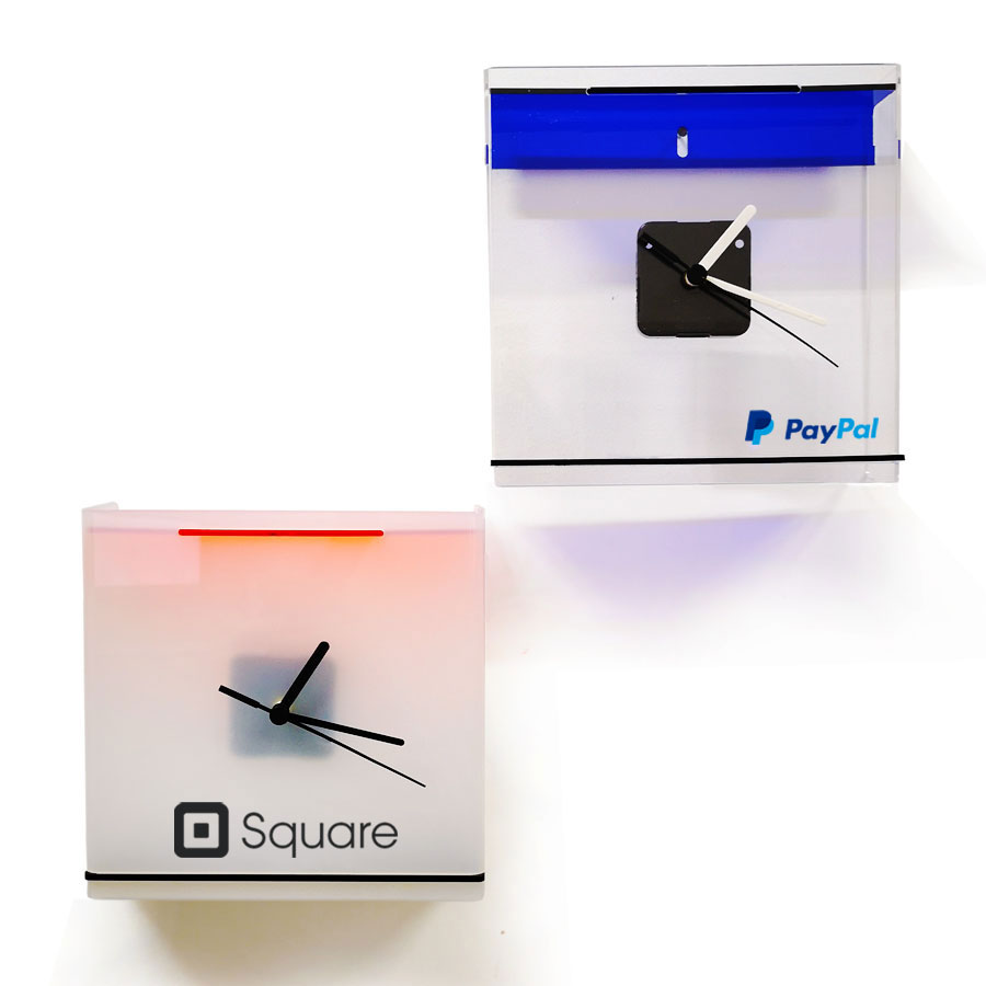 Box - שעון קיר 20x20x4 ס”מ.  
עשוי פלסטיק. 


