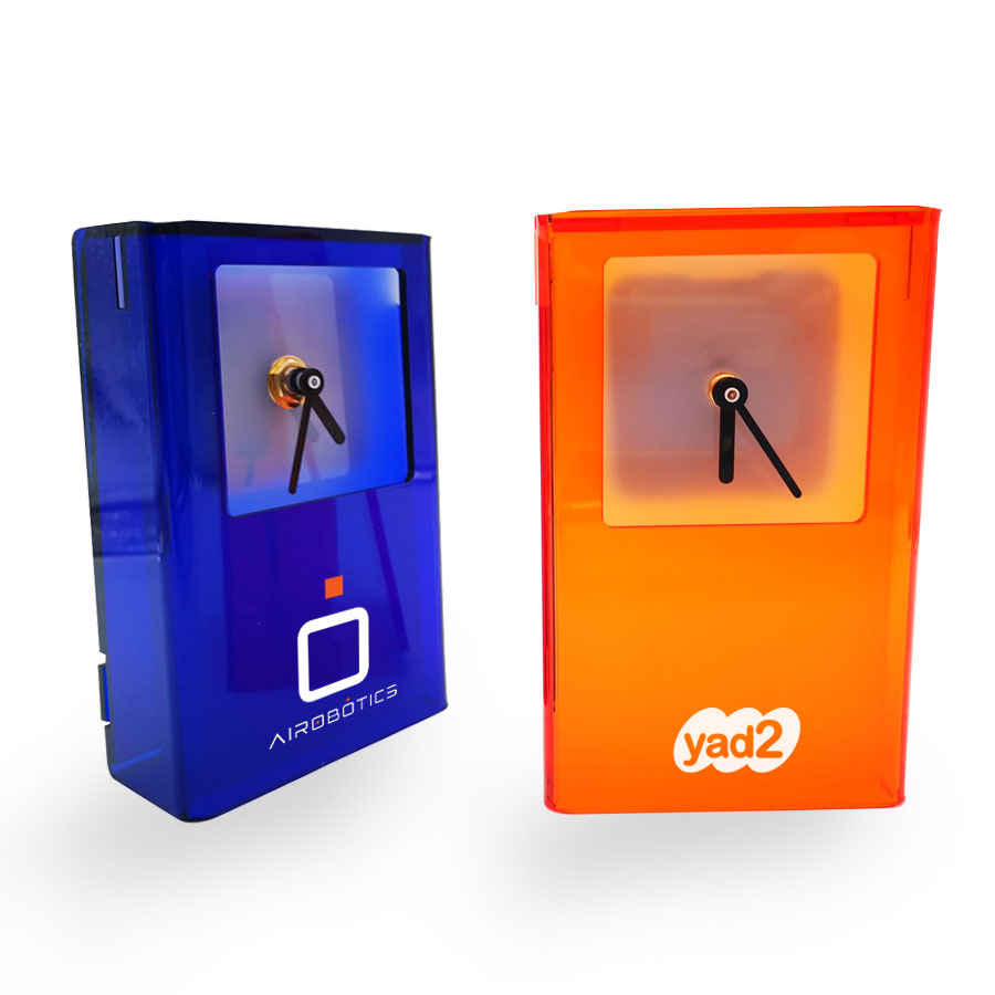 תיקתק- שעון שולחני 14x8x4 ס”מ. 
עשוי פלסטיק. 


