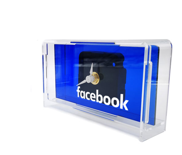 Frame - שעון שולחני 15x8x4 ס”מ. 
עשוי פלסטיק. 
